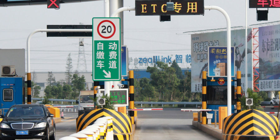 草莓影院污下载安装地板.png